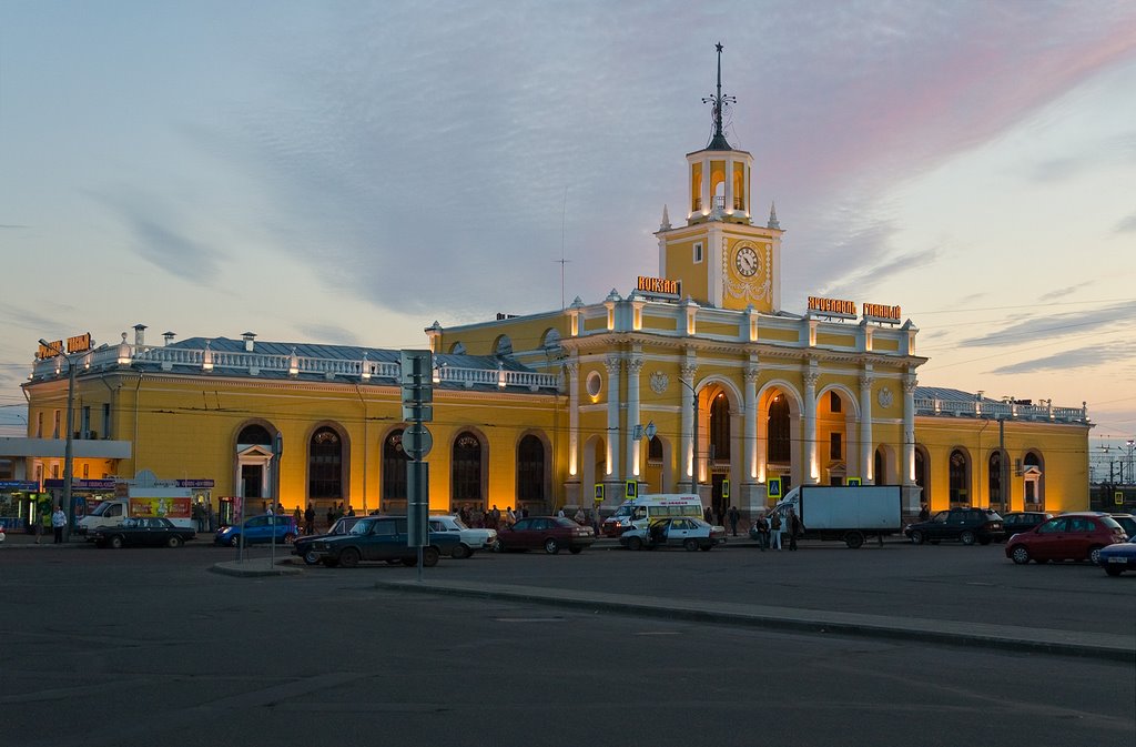 Ржд ярославль. Ярославль ж д вокзал. Ярославль главный ж.д.вокзал. Ярославль главный вокзал. Вокзал в Ярославле Железнодорожный.